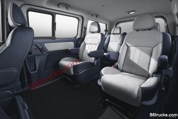 Dongfeng Lingzhi PLUS 2023 Comfort 116hp CNG 7-Seat Automatic Commercial Vehicle Cab (3) | 86Trucks