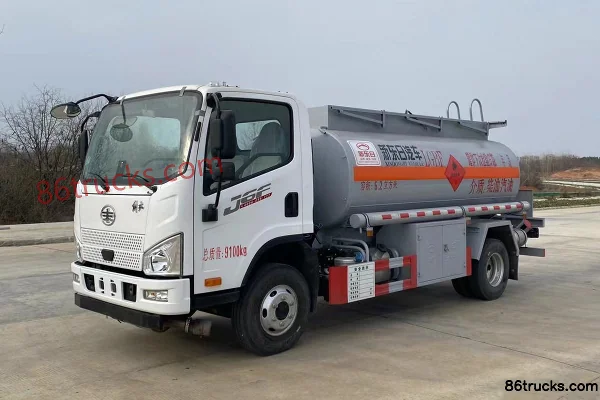 FAW Jiefang J6F 140 ch 4X2(6 roues) camion citerne à carburant (marque Xindongri) Extérieur (3) | 86Trucks