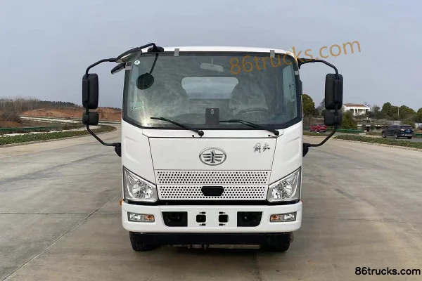 FAW Jiefang J6F 140 ch 4X2(6 roues) camion citerne à carburant (marque Xindongri) Extérieur (2) | 86Trucks