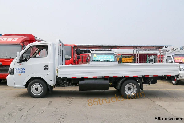 Dongfeng T5 2.0L 127 hp 4X2(6 wheels) CNG 3.965 m single-row flatbed light truck (China VI) Exterior (3) | 86Trucks