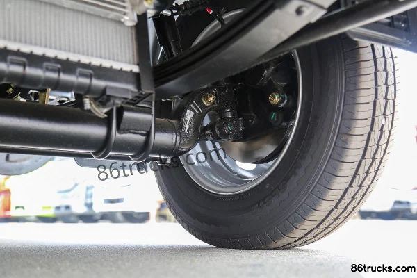 Dongfeng T5 2.0L 127 hp 4X2(6 wheels) CNG 3.965 m single-row flatbed light truck (China VI) Chassis (3) | 86Trucks