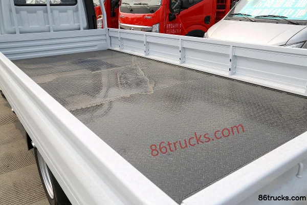 Dongfeng T5 2.0L 127 hp 4X2(6 wheels) CNG 3.965 m single-row flatbed light truck (China VI) Body (1) | 86Trucks