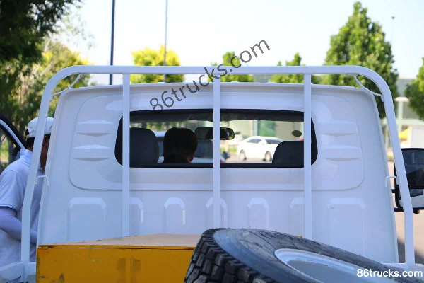 Wuling Longka Comfort Type 2.0L 136hp 4X2(6 wheels) Gasoline 3.8m single-row flatbed mini truck (China VI) Body (1) | 86Trucks