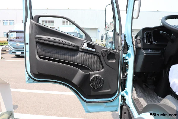 FAW Jiefang J6F Wide Body 120hp 4X2(6 wheels) 3.78m Half-row Grille Light Truck Cab (2) | 86Trucks