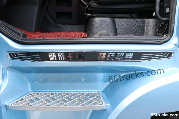 FAW Jiefang Qingdao Yingtu First Class Cabin 660hp 6X4(10 wheels) AMT Automatic Tractor Truck (with Hydraulic Retarder) (3) | 86Trucks