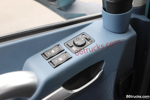 FAW Jiefang Qingdao JH6 Zhizun Edition Four-Season 560hp 8X4(12 wheels) 9.5m AMT Automatic Refrigerated Truck Cab (3) | 86Trucks
