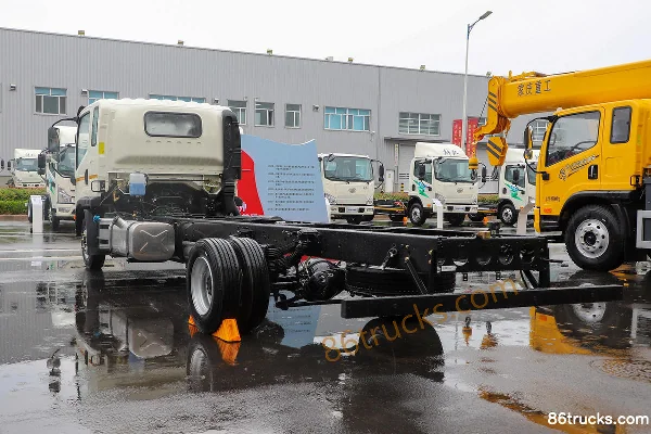 FAW Jiefang Hu 6G version Russie 160 ch 4X2(6 roues) camion porteur cabine avec couchette Extérieur (3) | 86Trucks