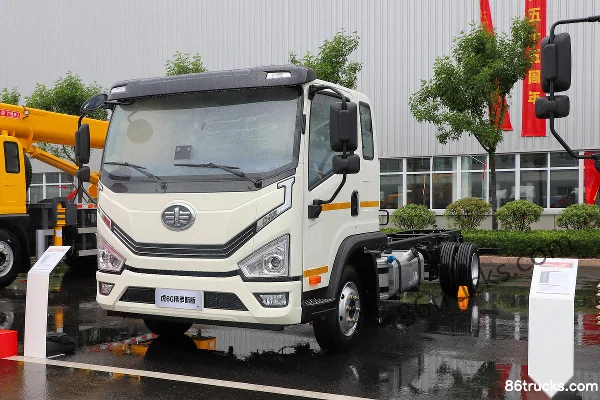 FAW Jiefang Hu 6G version Russie 160 ch 4X2(6 roues) camion porteur cabine avec couchette Extérieur (2) | 86Trucks