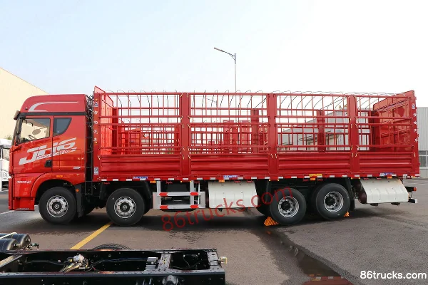 FAW Jiefang Qingdao JH6 Zhixiang Edition 12.5L CNG 480 hp 8X4(12 wheels) FAW Jiefang 12-Speed 9.4m Cab-over Chassis Cargo Truck with Sideboa