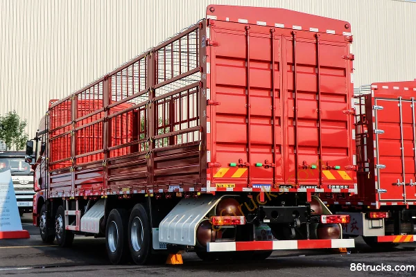 FAW Jiefang Qingdao JH6 Zhixiang Edition 12.5L CNG 480 hp 8X4(12 wheels) FAW Jiefang 12-Speed 9.4m Cab-over Chassis Cargo Truck with Sideboa