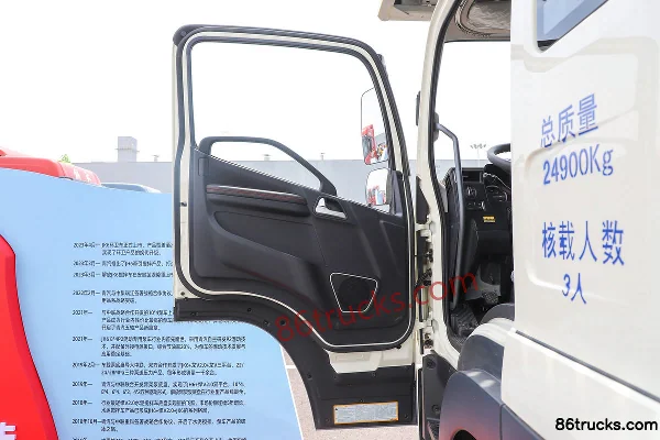 FAW Jiefang Qingdao FAW Jiefang JK6 320hp 6X2(8 wheels) Center Axle Car Carrier Cab (1) | 86Trucks