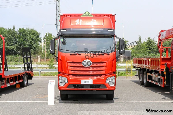 FAW Jiefang Qingdao JK6 350hp 8X4(12 wheels) 9.6m Flammable Liquid Van Transport Truck (Baijie Brand) Exterior (2) | 86Trucks