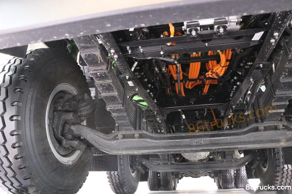 Yutong 31T 8X4(12 roues) 5,6 m camion benne 100% électrique 422 kWh Châssis (2) | 86Trucks