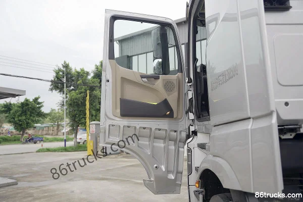 Mercedes-Benz Actros Heavy Truck 530hp 6X2R AMT Automatic Tractor Truck Cab (1) | 86Trucks