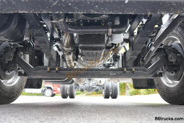 Dongfeng Liuqi Chenglong H5V 290 hp 4X2(6 wheels) 6.8m AMT Automatic Gearbox Stake Cargo Truck (3.7 Ratio) Chassis (1) | 86Trucks