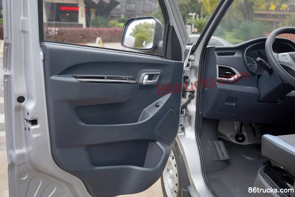 Foton Xiangling V1 2.8T 2.8m Single Row Pure Electric Flatbed Mini Truck 38.6kWh 4X2(6 wheels) Interior (1) | 86Trucks