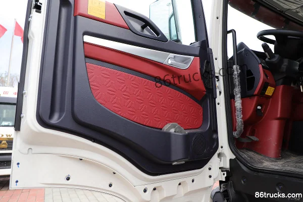 Sinotruk HOWO TX7 Heavy Truck 460 hp 6X4(10 wheels) Tractor Truck (China VI) Cab (2) | 86Trucks