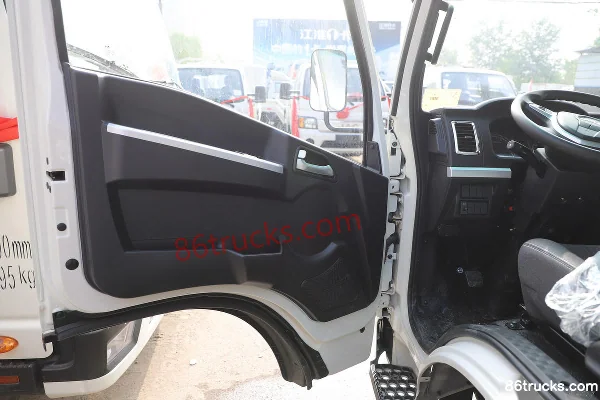 JAC Yunduoduo N1 1.6L 122 hp 4X2(6 wheels) 3.33m Single Row Flatbed Light Truck Cab (2) | 86Trucks