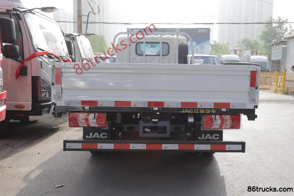 JAC Yunduoduo N1 1.6L 122 hp 4X2(6 wheels) 3.33m Single Row Flatbed Light Truck Body (1) | 86Trucks