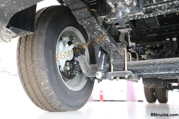 Dongfeng Xiaobawang W18 1.6L 122 hp 4X2(6 wheels) 2.55m double-row flatbed mini truck Chassis (2) | 86Trucks