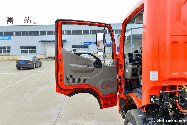 Dongfeng Furika F6 137 hp 4X2(6 wheels) 4.17m single-row flatbed light truck Cab (1) | 86Trucks