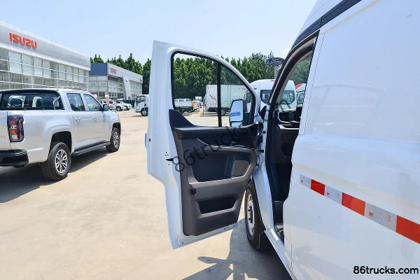 JMC New Transit Deluxe 2.0T Diesel 143 hp 5-speed Manual 5/6-Seat Medium Wheelbase Medium Roof Multi-Purpose Passenger Vehicle Cab (1) | 86T