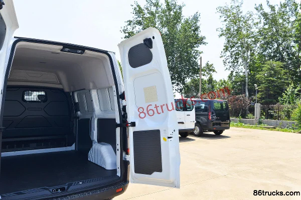 JMC New Transit Deluxe 2.0T Diesel 143 hp 5-speed Manual 5/6-Seat Medium Wheelbase Medium Roof Multi-Purpose Passenger Vehicle Cargo Box (3)
