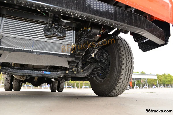 Dongfeng FuruiKa R7 170hp 4X2(6 wheels) Flatbed Truck Chassis (3) | 86Trucks