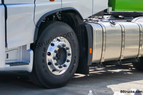 Foton AumanEST Version Star 580 ch 6X4(10 roues) tracteur routier AMT automatique Châssis (1) | 86Trucks