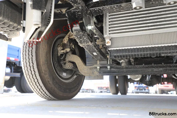 JAC Junling V5 137 ch 4X2(6 roues) camion léger plateau de 4,22 m, cabine simple (China VI) Châssis (2) | 86Trucks
