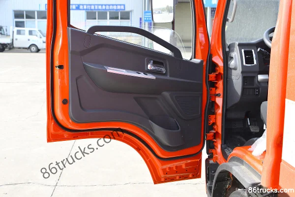 Dongfeng FuruiKa R5 120hp 4X2(6 wheels) 3.2m Dump Truck (China VI) Cab (2) | 86Trucks