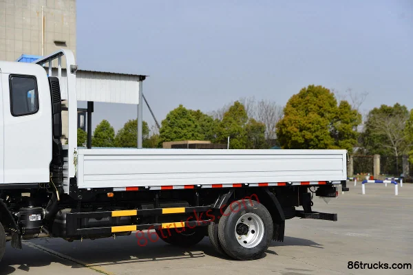 Dongfeng FuruiKa F6 Logistics Heavy-Duty 143hp 4X2(6 wheels) 3.8m Row Half Flatbed Light Truck (Xichai) Body (1) | 86Trucks