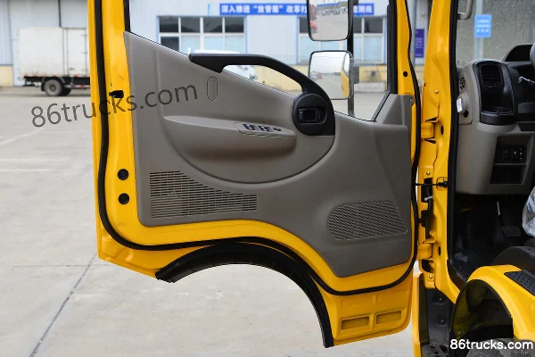 Dongfeng Furui F6 140hp 4X2(6 wheels) 3.13m Double Row Flatbed Light Truck (Engineering Yellow)(China VI) Cab (2) | 86Trucks