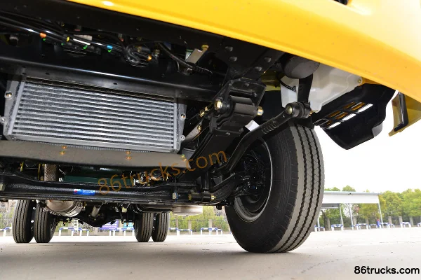 Dongfeng Furui F6 140hp 4X2(6 wheels) 3.13m Double Row Flatbed Light Truck (Engineering Yellow)(China VI) Chassis (3) | 86Trucks