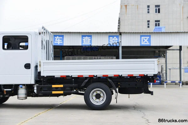 Dongfeng FuruiKa F6 127 hp 4X2(6 wheels) 3.13m Double Row Flatbed Light Truck (China VI) Body (1) | 86Trucks