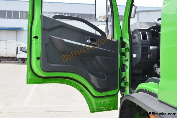 Dongfeng FuruiKa R6 180hp 4×2(6 wheels) 4.1m Dump Truck (Fast Gear 8-speed) Cab (2) | 86Trucks