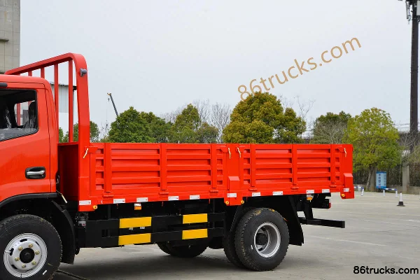 Dongfeng FuruiKa F6 170hp 4X2(6 wheels) 4.2m Single-row Flatbed Light Truck (Wide Body) (China VI) (1) | 86Trucks