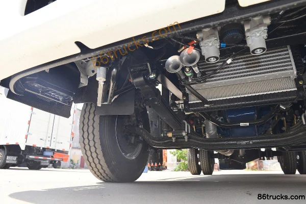 Sinotruk HOWO Hanjun 150hp 4X2(6 wheels) 4.15m single-row van light truck Chassis (2) | 86Trucks