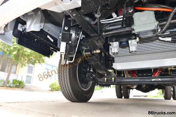 Ouling S1 Series 115hp 4X2(6 wheels) 3.7m Single Row Stake Truck Chassis (2) | 86Trucks
