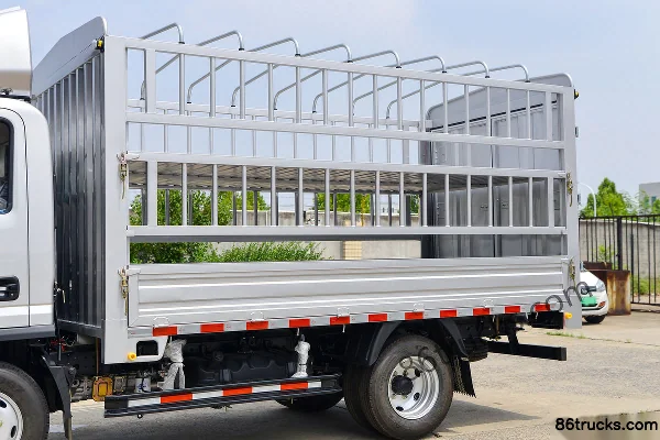 Ouling S1 Series 115hp 4X2(6 wheels) 3.7m Single Row Stake Truck Body (1) | 86Trucks
