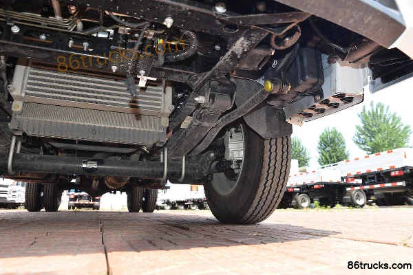 Yuejin Fuxing S100V 116 hp 4X2(6 wheels) 3.2m double-row flatbed small truck Chassis (3) | 86Trucks