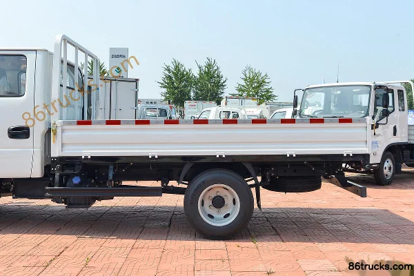 Yuejin Fuxing S100V 116 hp 4X2(6 wheels) 3.2m double-row flatbed small truck Body (2) | 86Trucks
