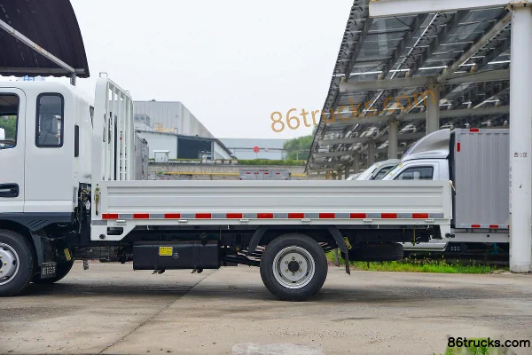 Ouling Jinlika II 2.0L 150hp 4X2(6 wheels) Gasoline 3.37m Semi-panel Van Light Truck Body (2) | 86Trucks