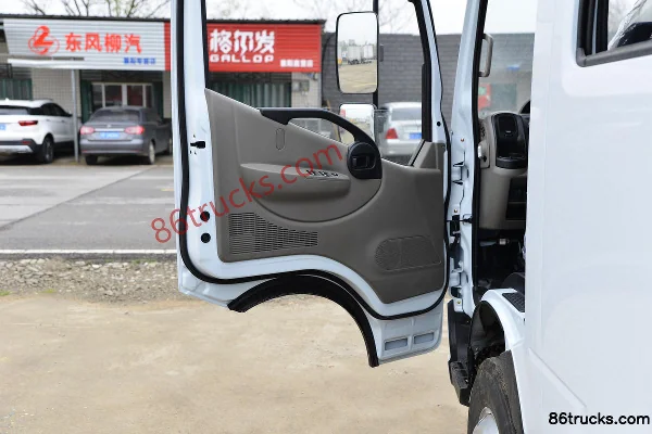 Dongfeng Duolika D6 88hp 4X2(6 wheels) 2.8m Double Row Van Light Truck Cab (2) | 86Trucks