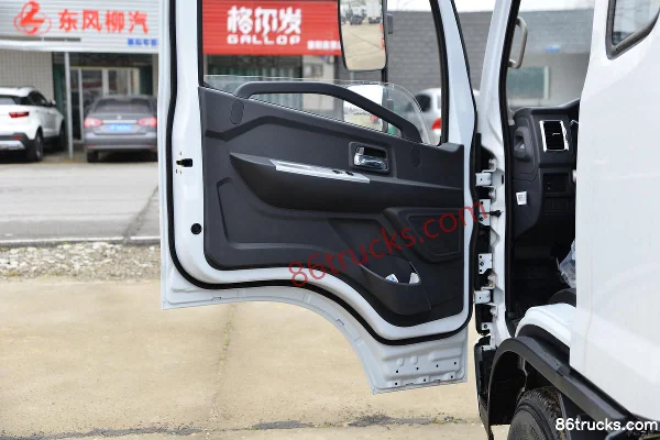 Dongfeng Duolika D5 Ruineng Edition 132 hp 4X2(6 wheels) 3.4m Semi-row Flatbed Light Truck (China VI) Cab (2) | 86Trucks