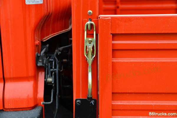 Dongfeng Duolika D6-L Super Power Standard Edition 140hp 4X2(6 wheels) 4.2m Single Row Flatbed Light Truck (Fast Gear 8-speed) Body (3) | 86