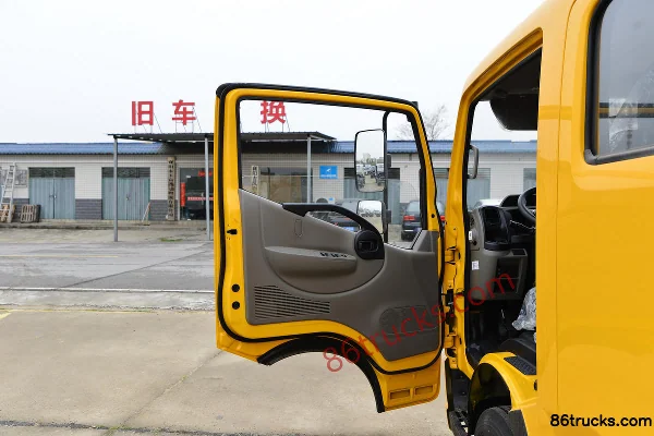 Dongfeng Duolika D6-S 2018 Model 140 hp 4X2(6 wheels) 3.25m double-row cab flatbed truck (China VI) (1) | 86Trucks