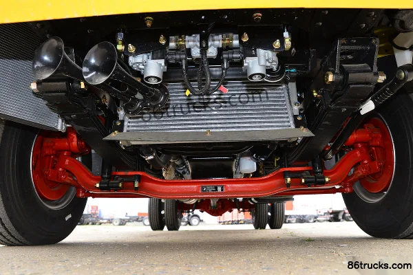 Dongfeng Duolika D6-S 2018 Model 140 hp 4X2(6 wheels) 3.25m double-row cab flatbed truck (China VI) Chassis (1) | 86Trucks