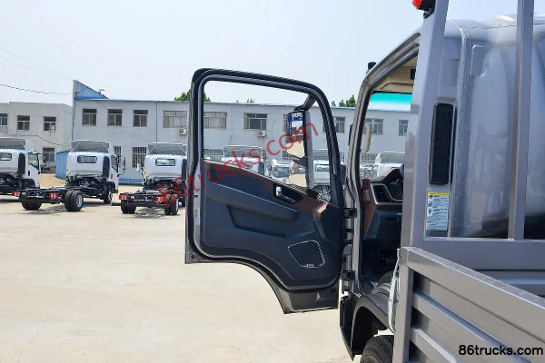 SHACMAN Commercial Vehicle Xuande Wing 9 Lightweight Edition 127 hp 4X2(6 wheels) 4.12m single-row flatbed light truck Cab (1) | 86Trucks