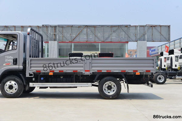 SHACMAN Commercial Vehicle Xuande Wing 9 Lightweight Edition 127 hp 4X2(6 wheels) 4.12m single-row flatbed light truck Body (2) | 86Trucks